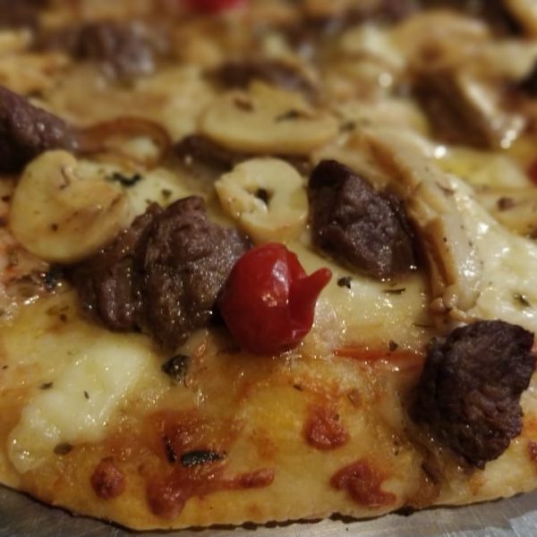 Pizza de Filé com Requeijão